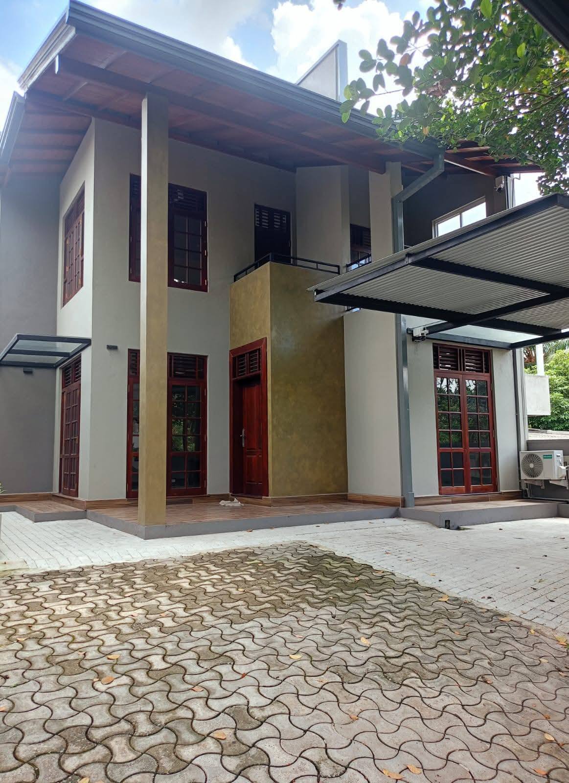 Houses for sale in Maharagama, Colombo — House For sale in Kottawa, Malabe Road Vidyala Handiya.